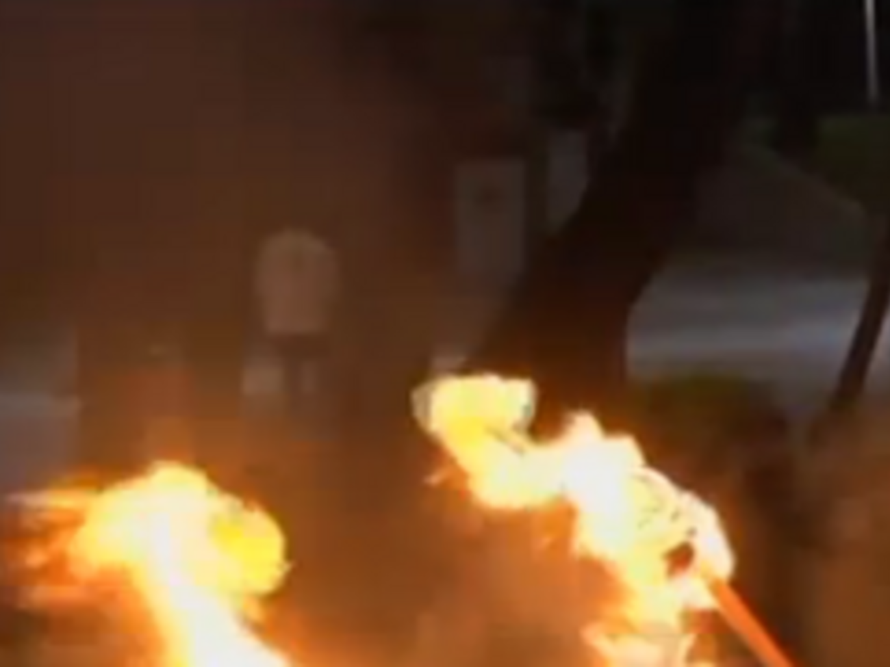 Люди вышли на улицы, требуя отставки президента Энрике Пенья Ньето