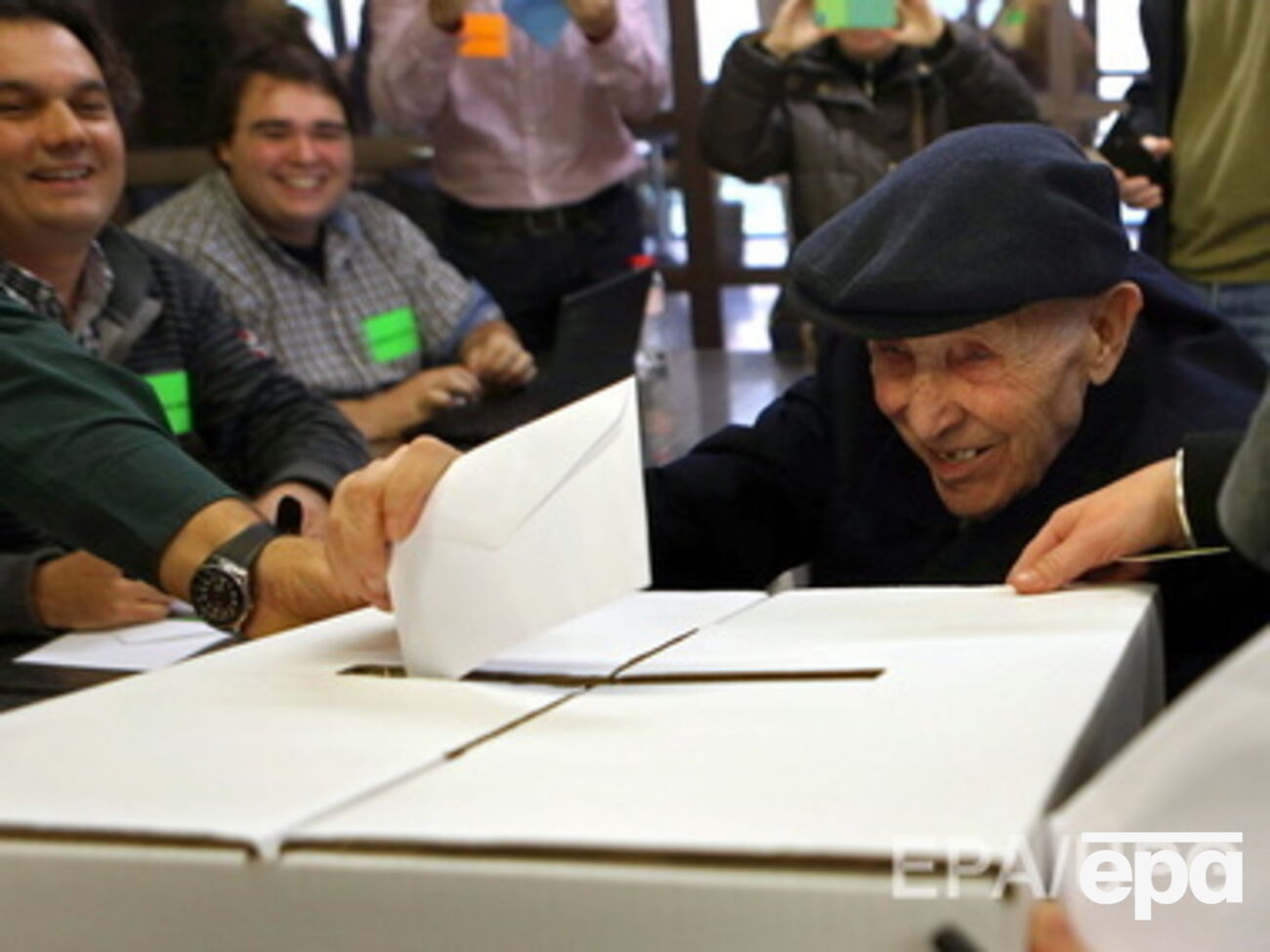 Власти Испании назвали референдум в Каталонии бесполезным