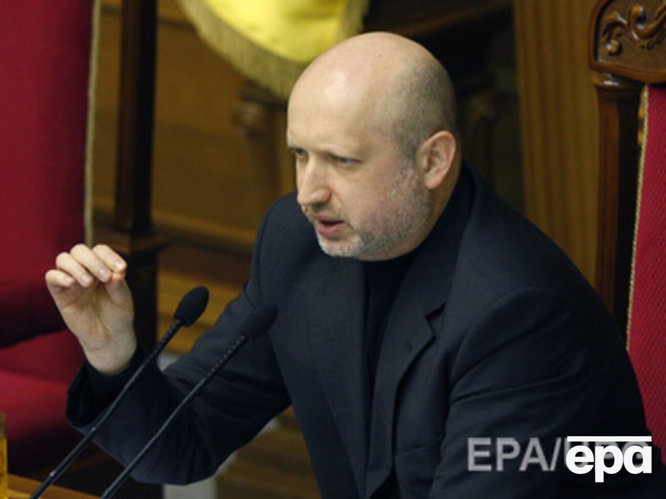 Турчинов считает, что вести переговоры с "ДНР" и "ЛНР" бесполезно, так как они не принимают никаких решений