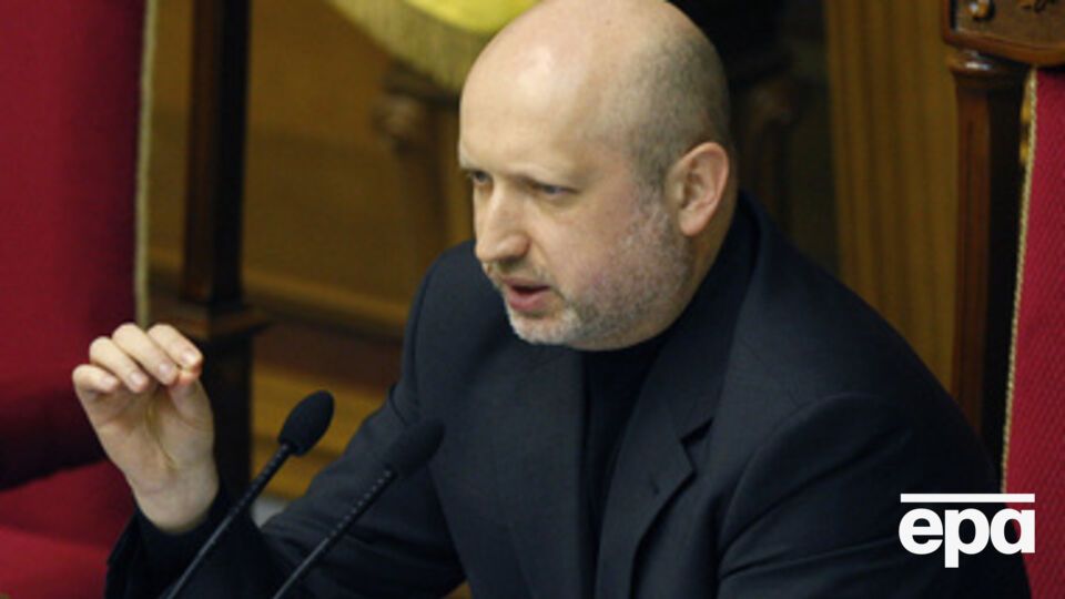 Турчинов считает, что вести переговоры с "ДНР" и "ЛНР" бесполезно, так как они не принимают никаких решений