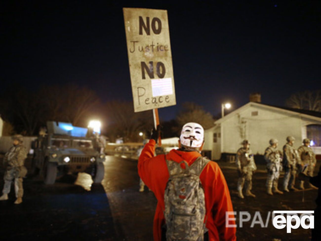 В Фергюсоне не стихают протесты