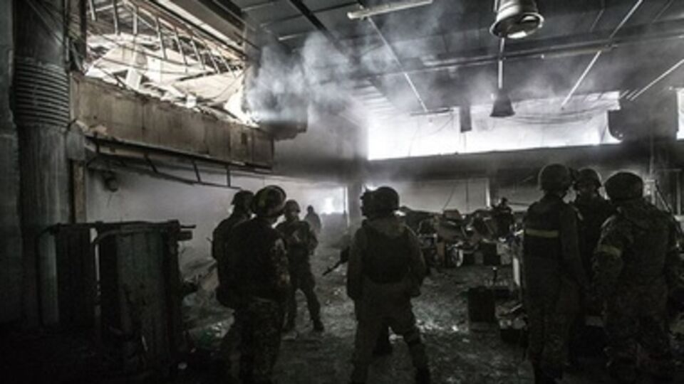 Аэропорт остается под контролем украинских военных