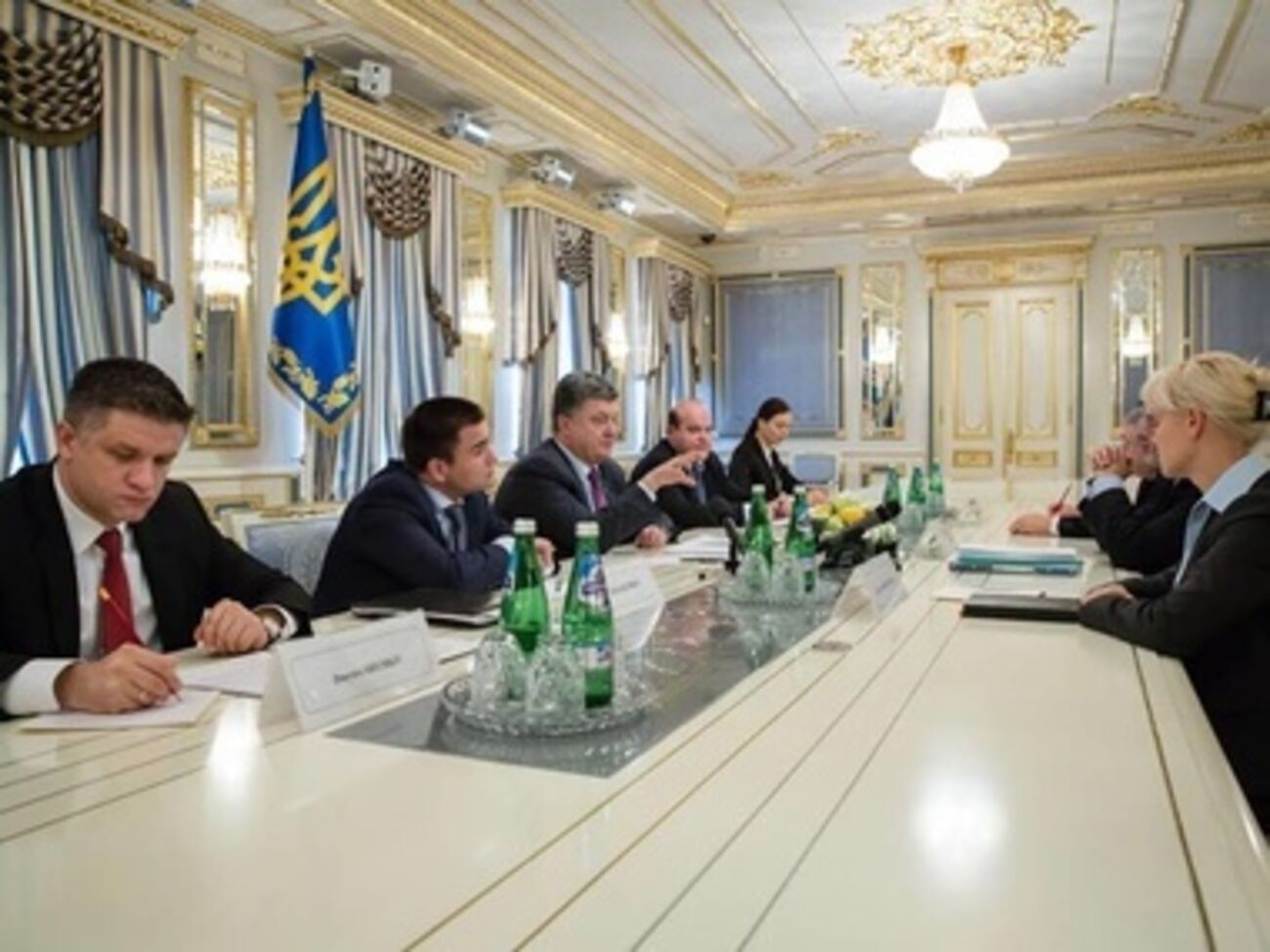 Порошенко пригласил ЕИБ инвестировать в Донбасс