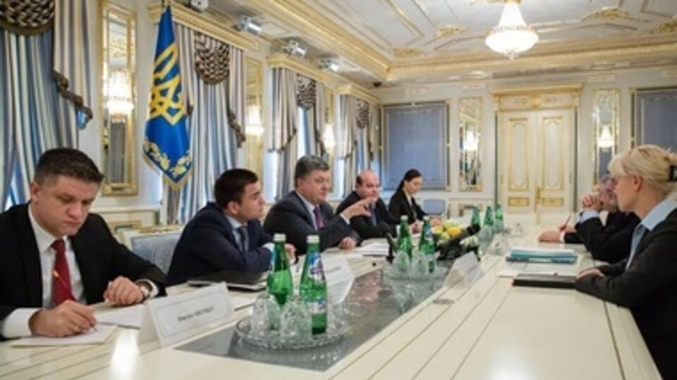 Порошенко пригласил ЕИБ инвестировать в Донбасс