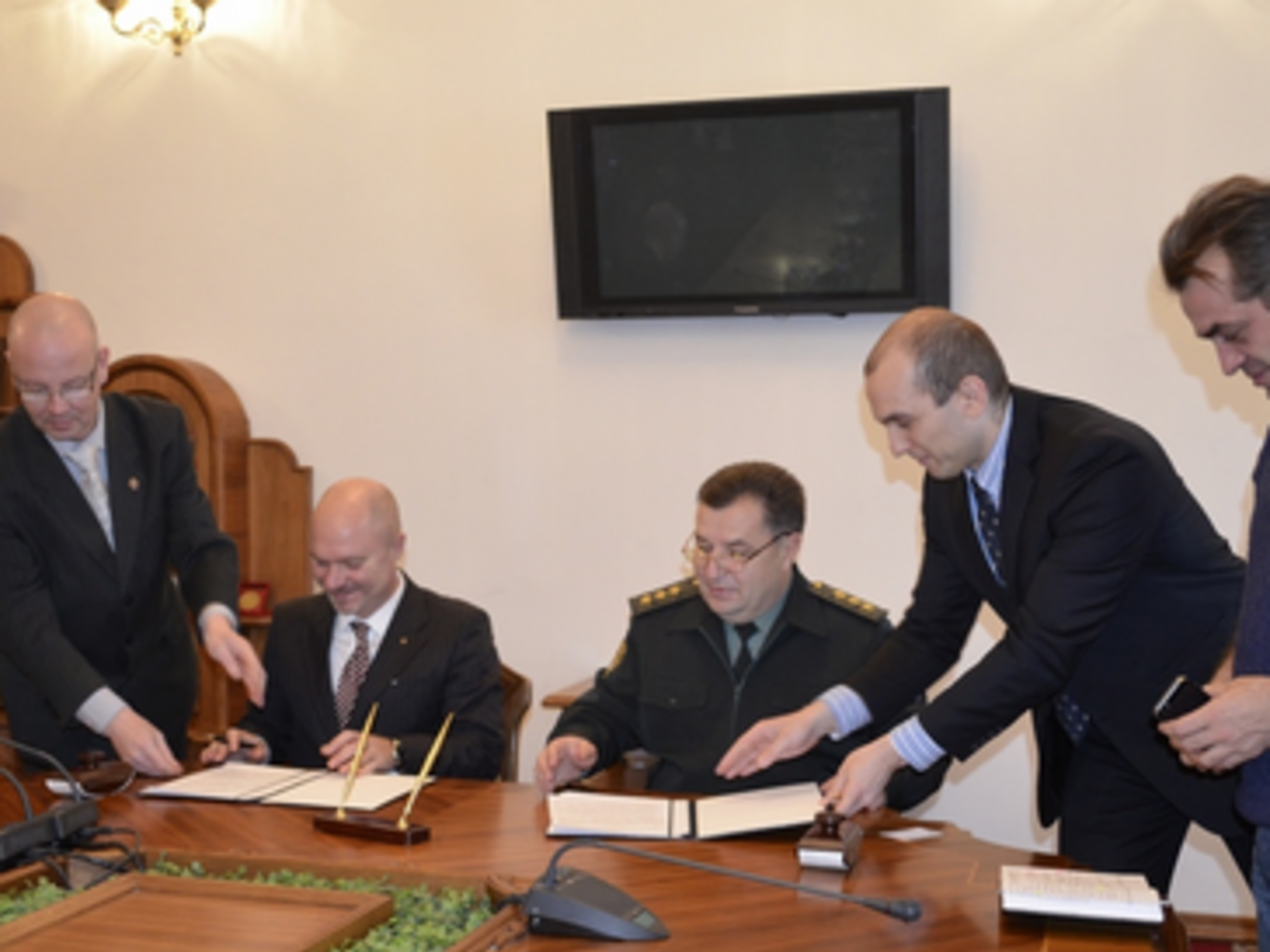 "Эрнст энд Янг" будет помогать Минобороны в создании нового предприятия