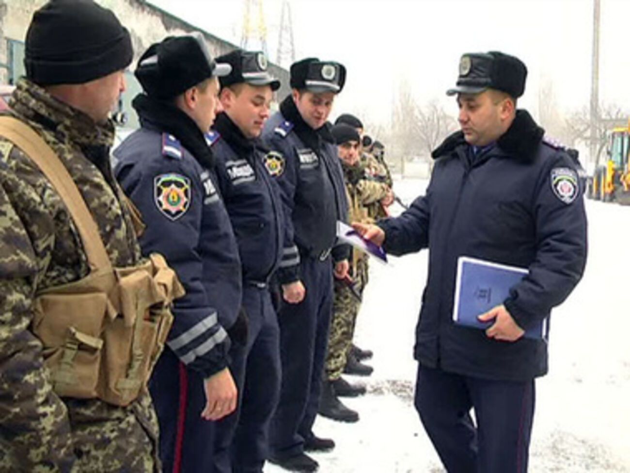 Военные смогут помочь обеспечить порядок в прифронтовом городе