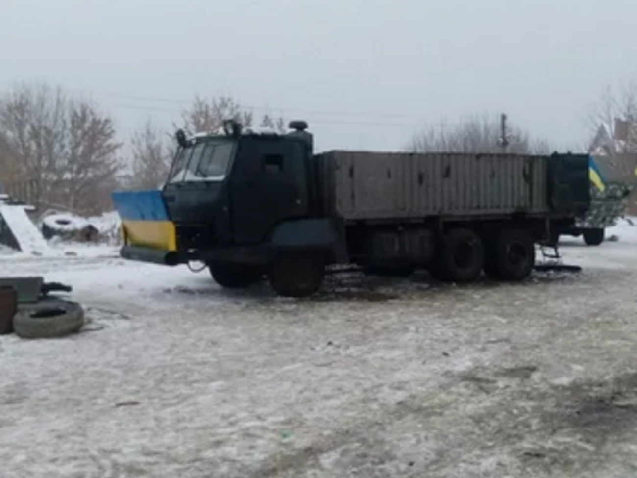 Волонтеры подготовили бронетехнику для батальона "Миротворец". Фоторепортаж