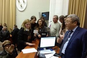 Горсовет не собрал кворума для отставки Сина