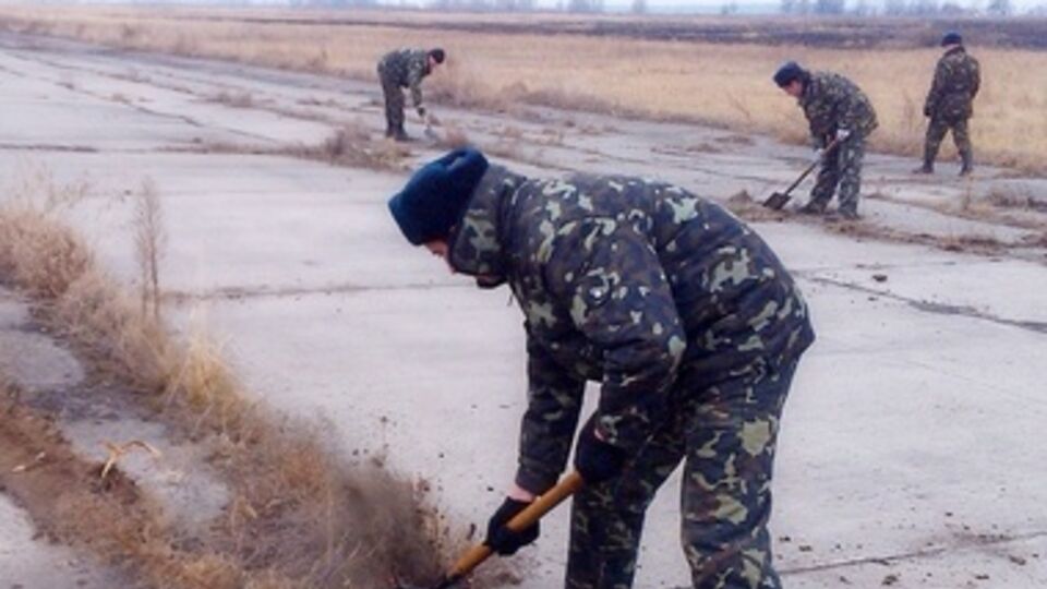Ведутся работы по восстановлению военного аэродрома