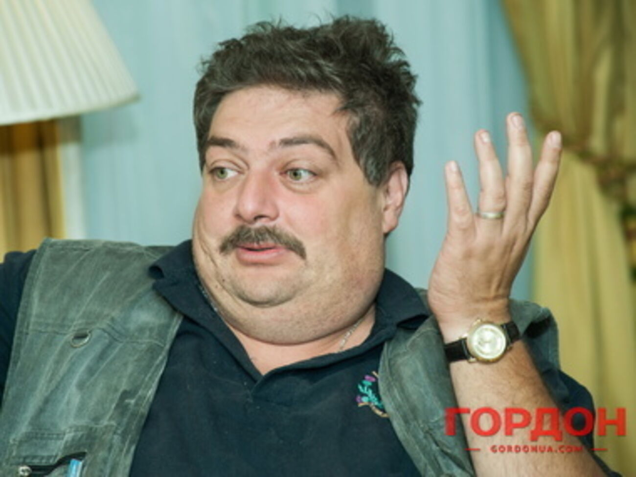 Быков: Сегодняшняя Россия опирается на культ прошлого, да не всякого, а самого страшного