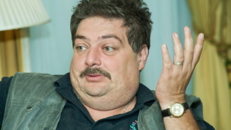 Быков: Сегодняшняя Россия опирается на культ прошлого, да не всякого, а самого страшного