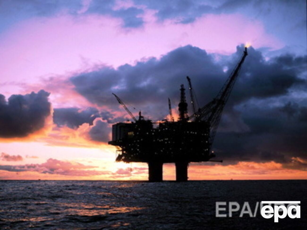 Нефть Brent упала до уровня пятилетней давности