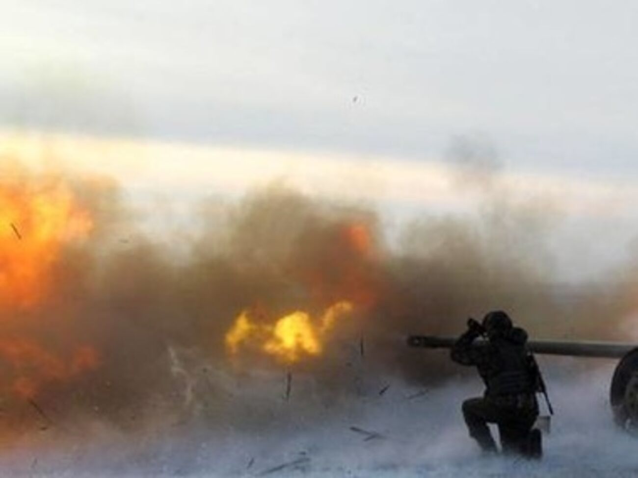 Террористы 4 раза атаковали донецкий аэропорт