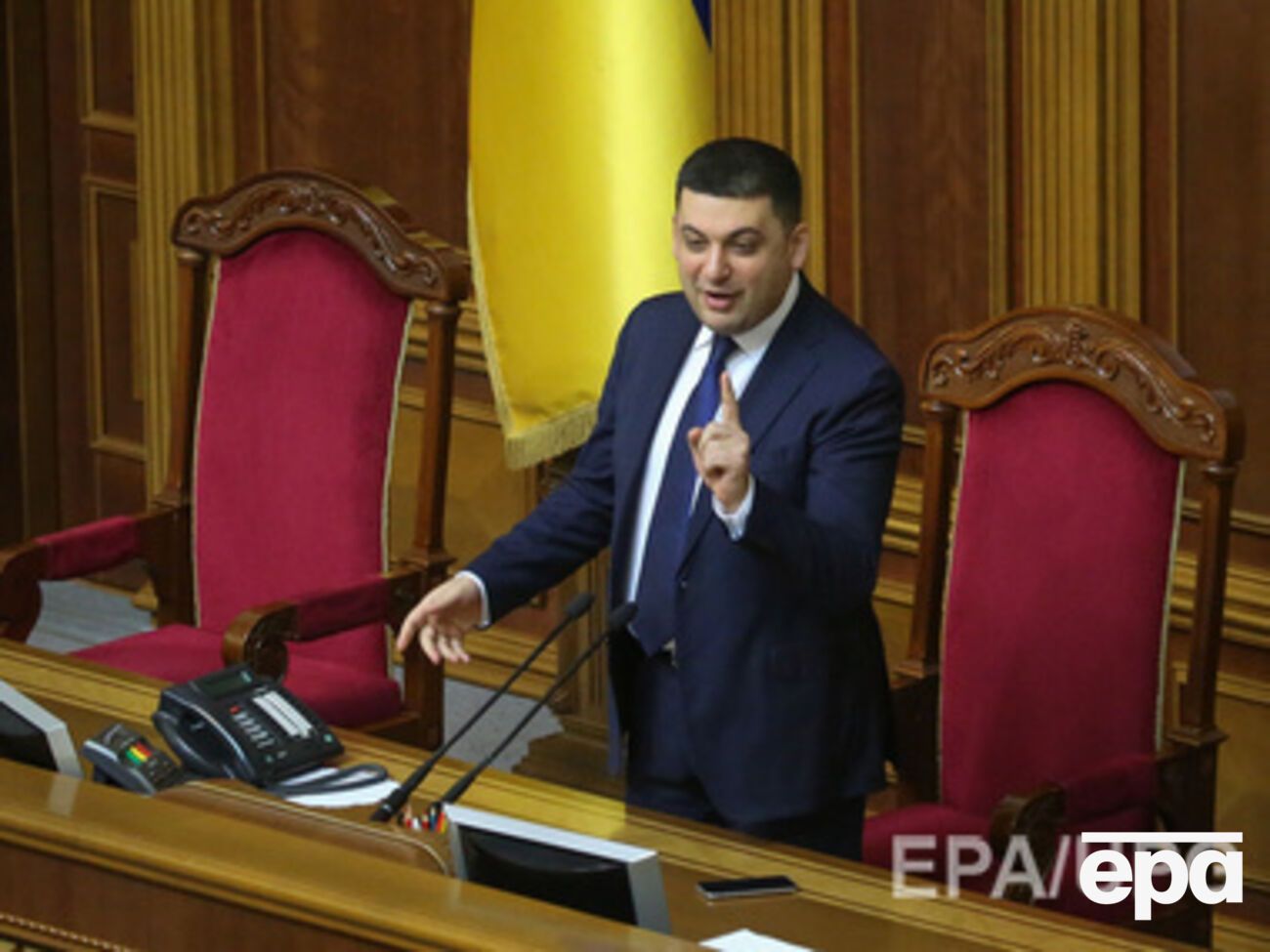 Гройсман уверен, что Рада отменит внеблоковый статус