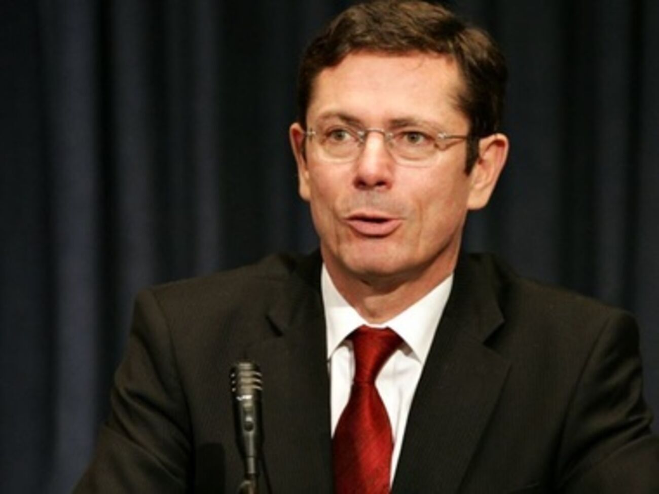 Шимонович завтра прибудет в Украину