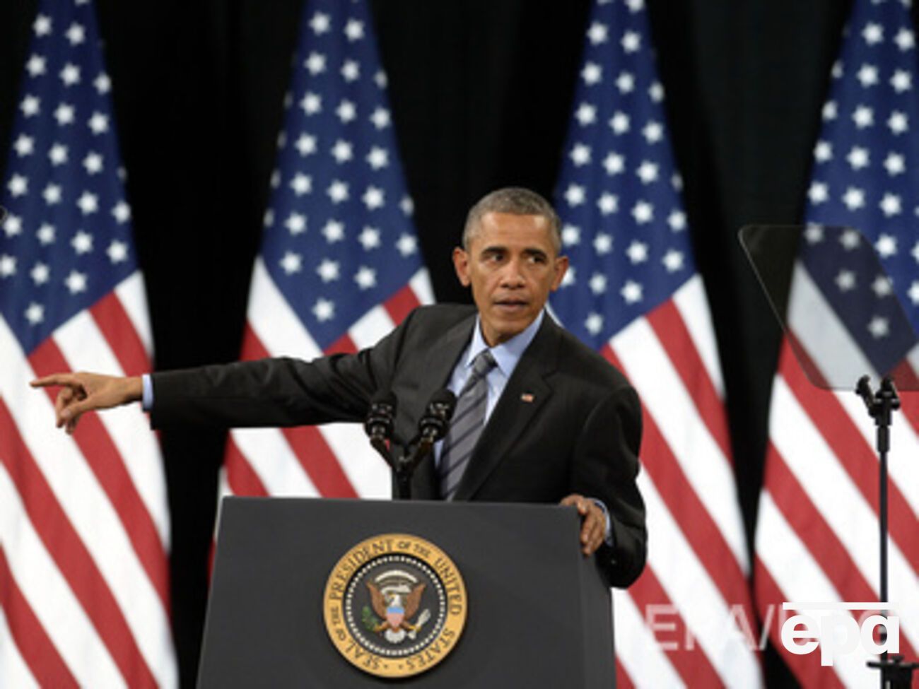 Обама против новых санкций в отношении России