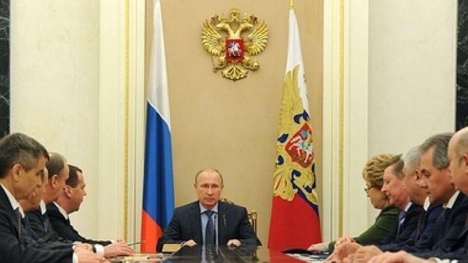 Владимир Путин во время совещания с силовиками