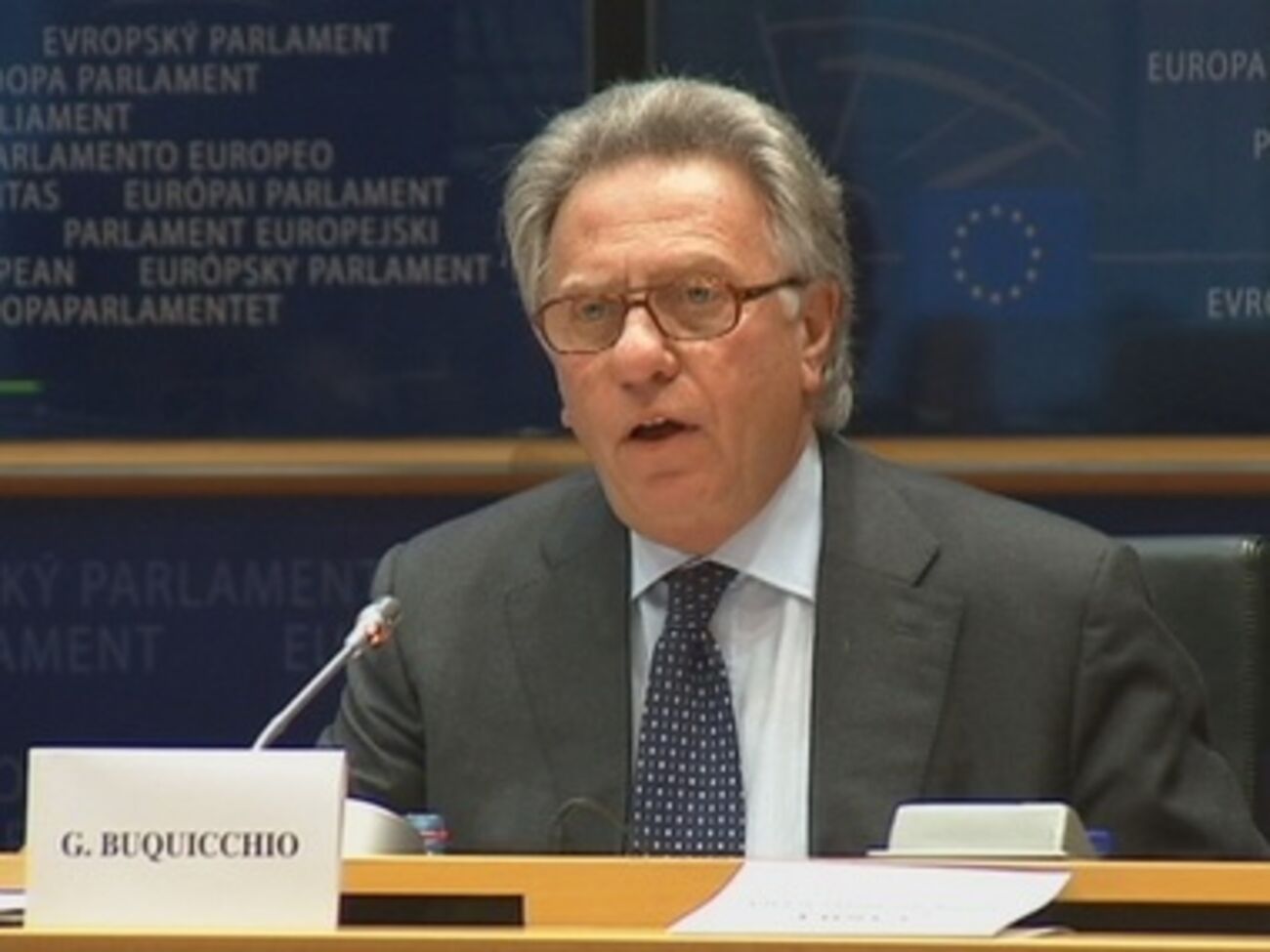 Джанни Букиккио заявил, что над изменениями закон будет работать Венецианская комиссия и Украина