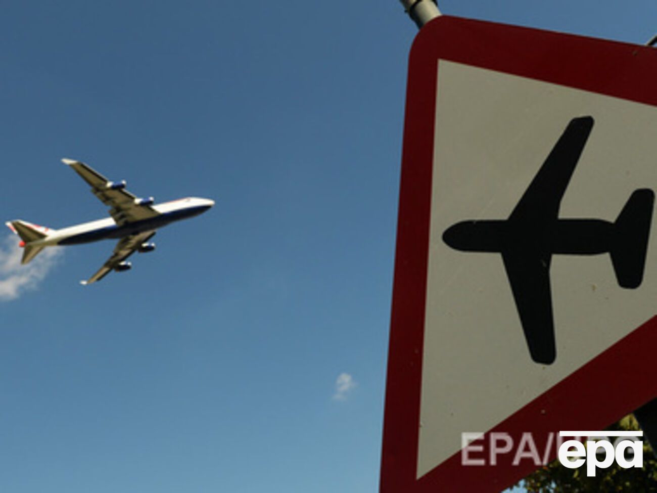 Авиапространство над Лондоном снова открыто