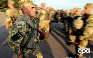 Украинские военные подвергаются обстрелам, несмотря на перемирие