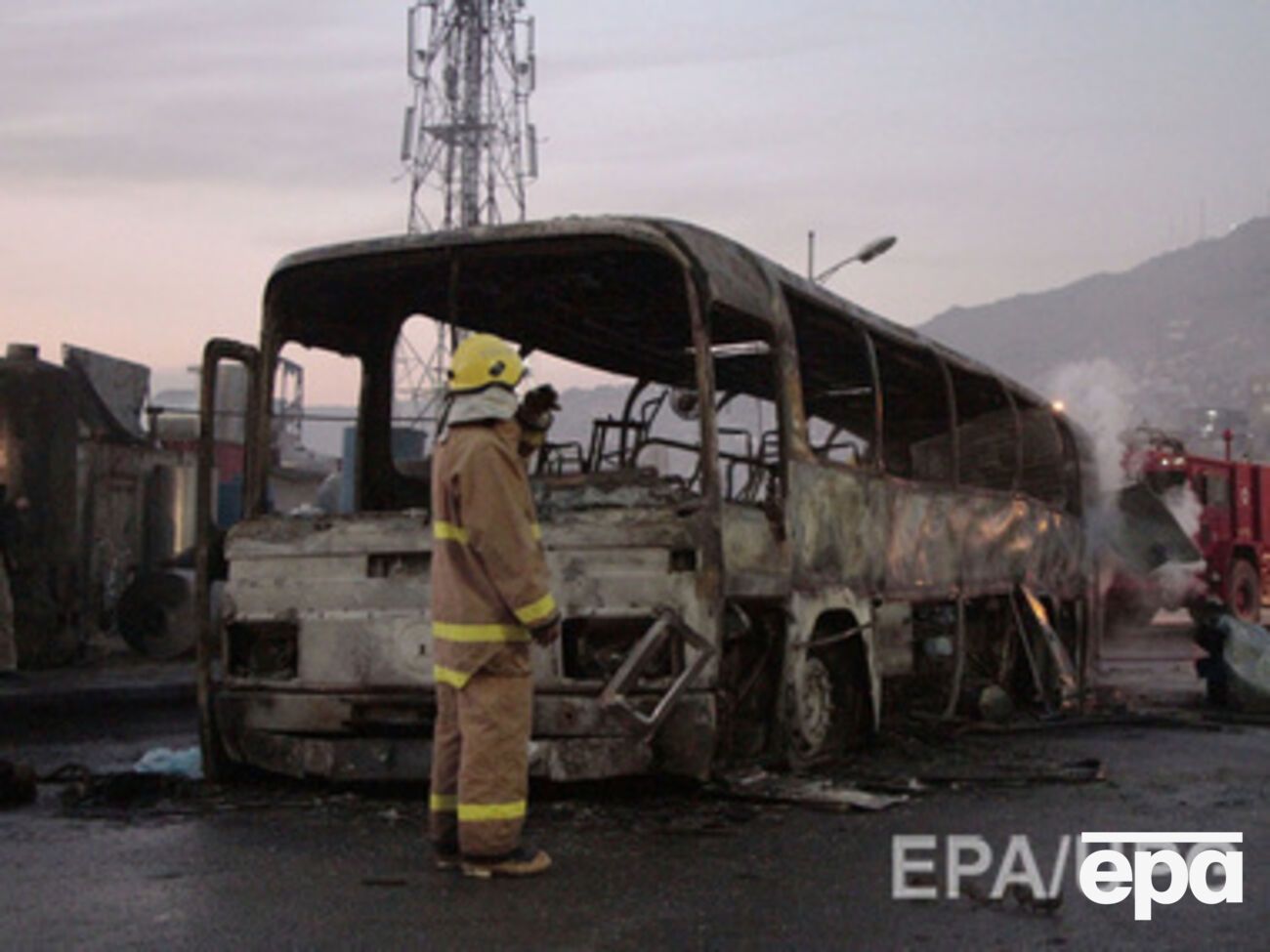 В результате атаки смертника погибли семь военных