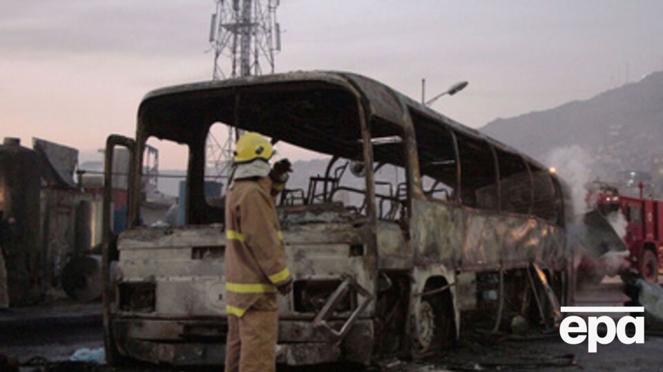 В результате атаки смертника погибли семь военных