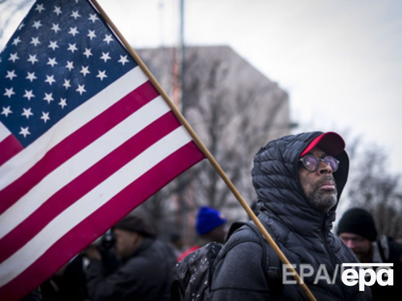 Марш должен начаться на небольшой площади "Фридом-плаза", потом пройти по Пенсильвания-авеню и завершиться у здания Капитолия