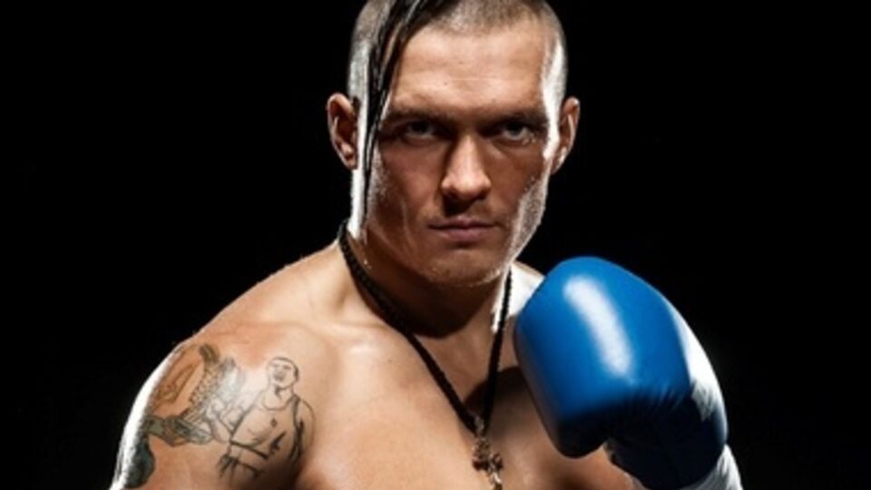 Усик провел первую защиту титула