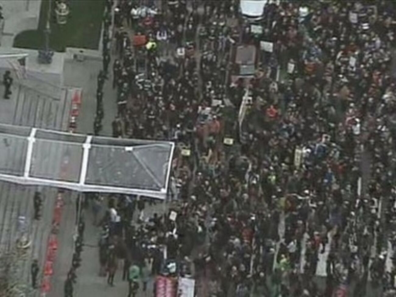 Полиция задержала 45 человек