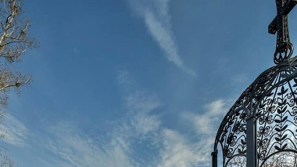 Порошенко почтил память ликвидаторов аварии на ЧАЭС