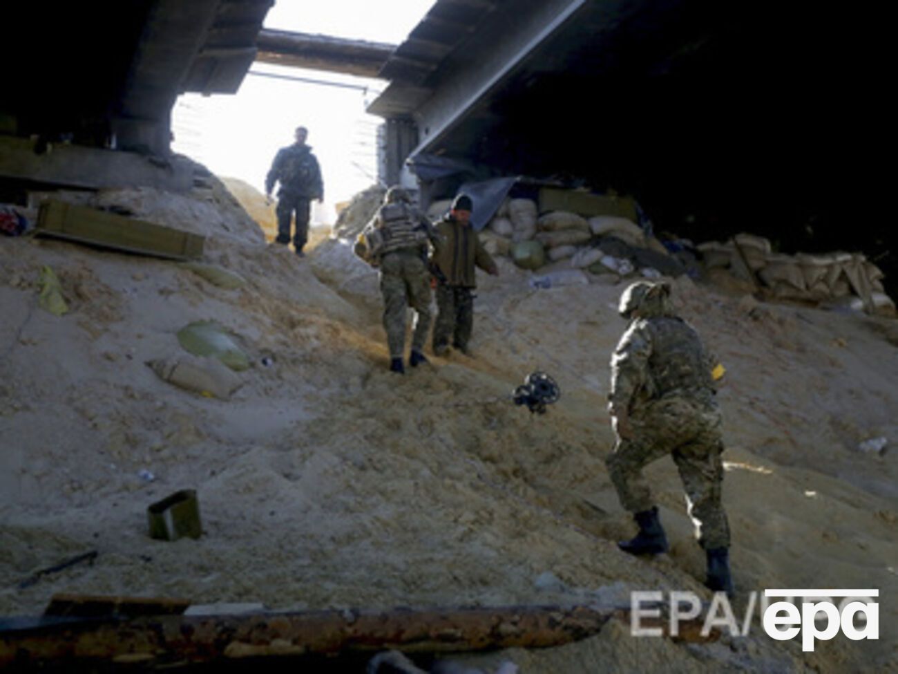 Военные удерживают аэропорт