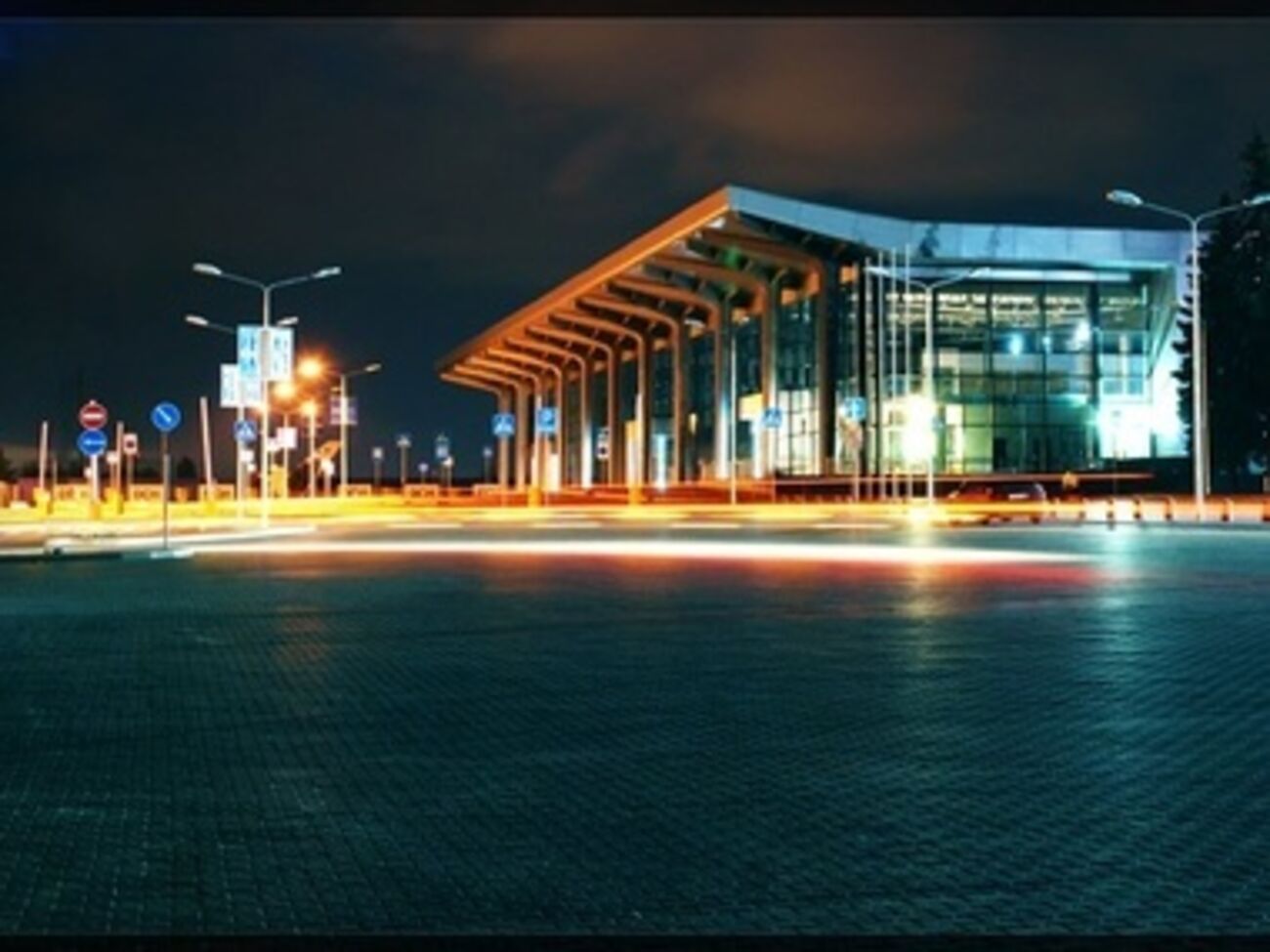 Харьковский аэропорт продолжает отменять все рейсы