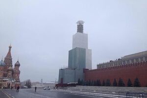 Куранты будут работать и отбивать время, однако видно их не будет