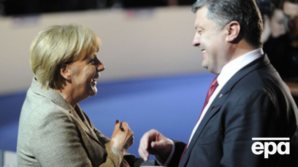 Порошенко, Меркель и Олланд обсудили ситуацию на востоке Украины