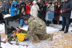 На открытии аллеи присутствовали военные, представители власти, общественных организаций и волонтеры