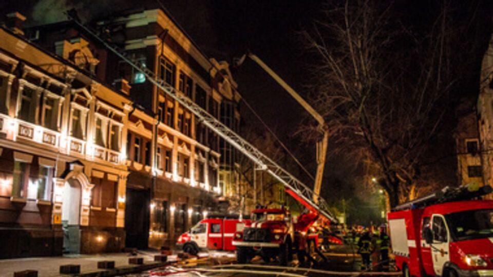 Спасателям удалось потушить огонь