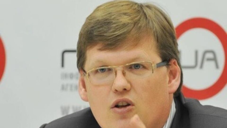 Павел Розенко: Пенсии и соцвыплаты начисляются всем, кому положено, в том числе и жителям оккупированных территорий