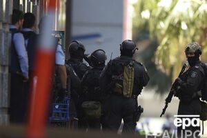 Кафе захватил один мужчина с огнестрельным оружием