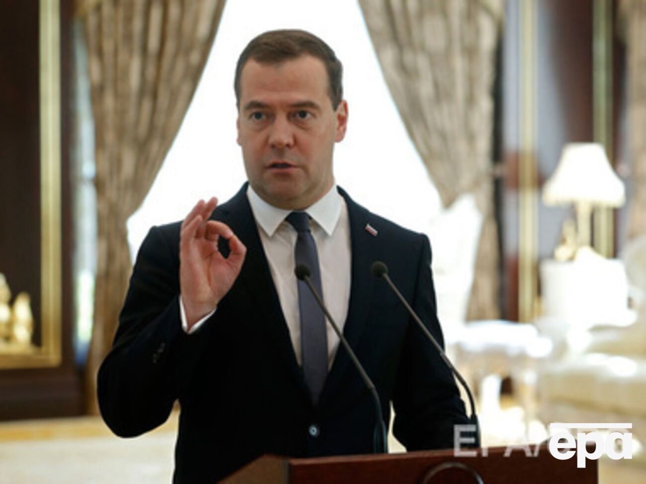 Медведев рассказал об ужесточении контроля за нелегальным трудоустройством украинцев в РФ