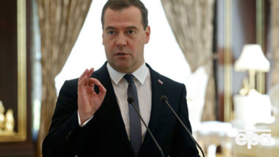 Медведев рассказал об ужесточении контроля за нелегальным трудоустройством украинцев в РФ