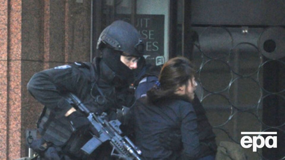 Австралийские стражи порядка пошли на штурм