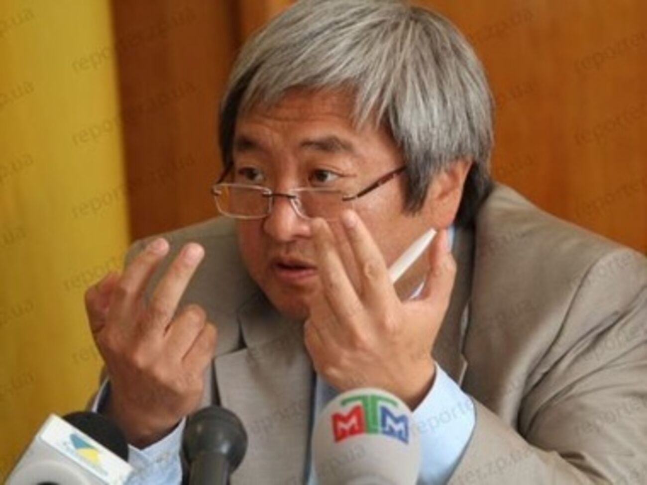 Sin: There is an information about the closed airports, no one commented why