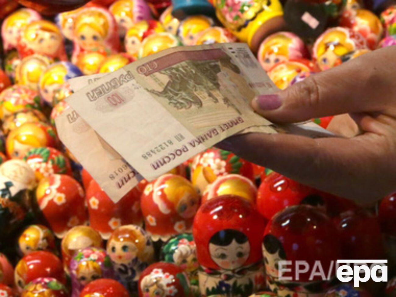 Рубль продолжает обесцениваться