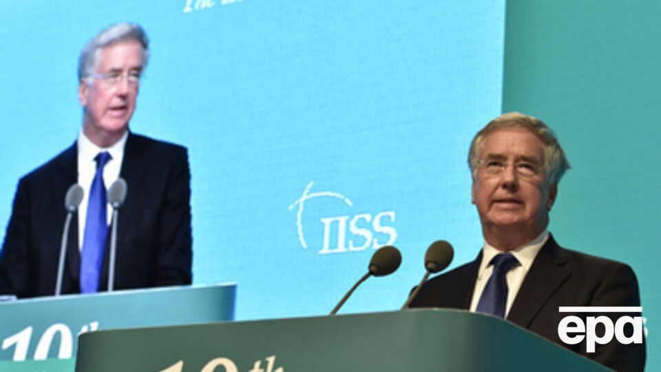 Фэллон не доверяет Путину и считает, что Великобритании нужно готовиться к худшему