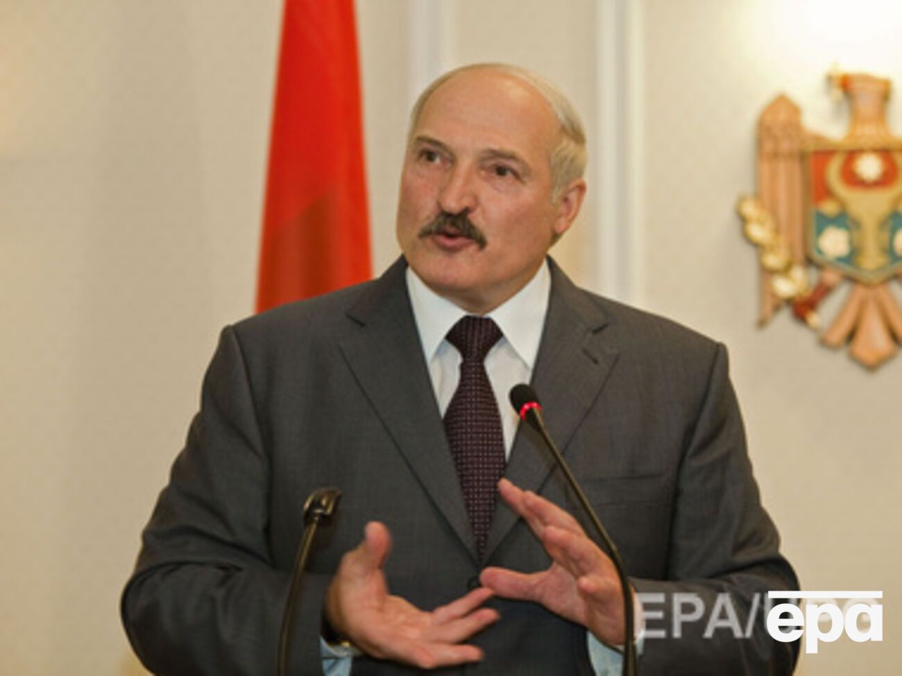 Лукашенко требует искать новые рынки сбыта для белорусских товаров