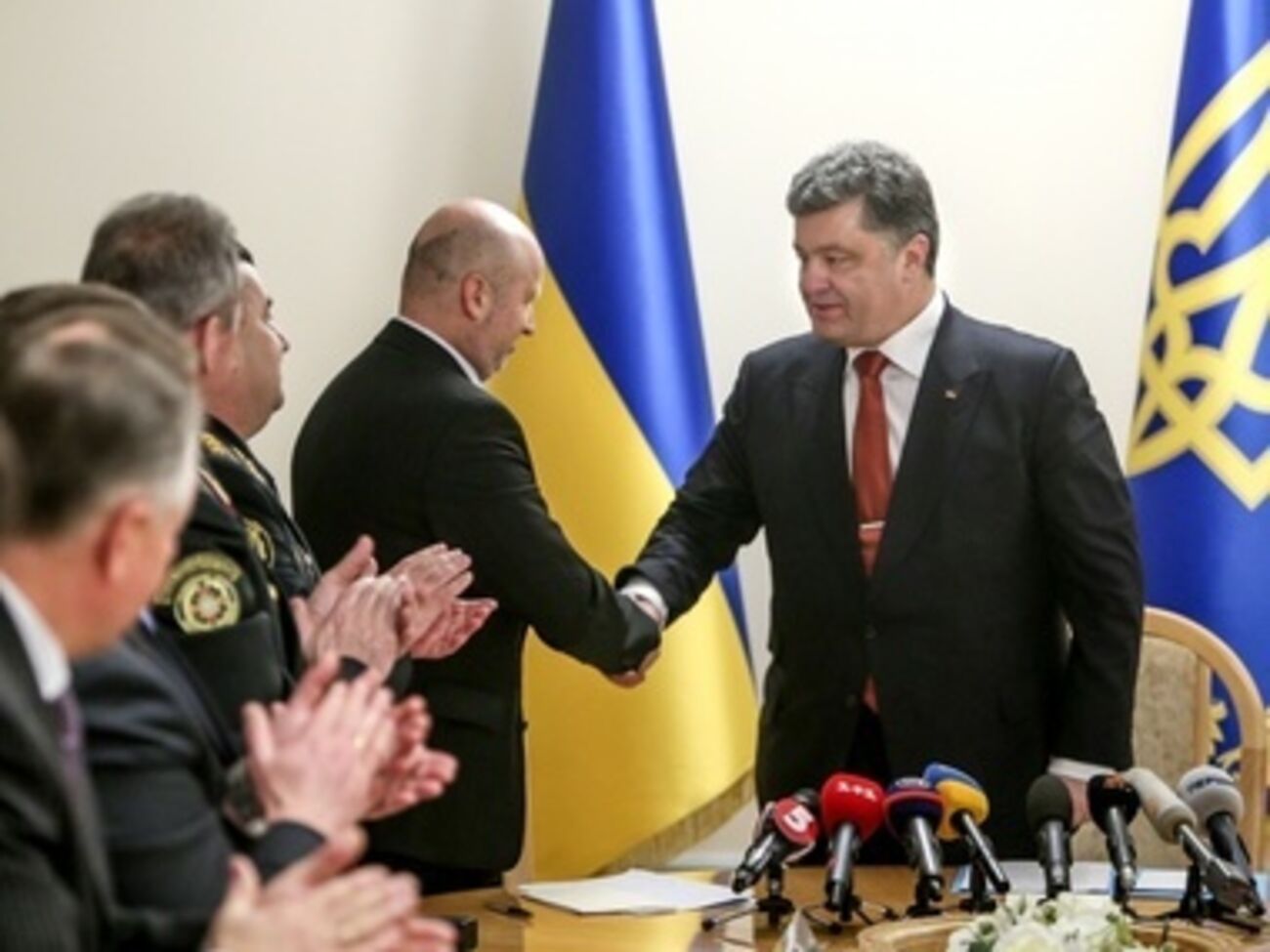 Порошенко представил секретаря СНБО Турчинова коллективу. Фоторепортаж