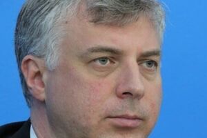 Квит надеется, что стипендии и ставки педагогов удастся сохранить