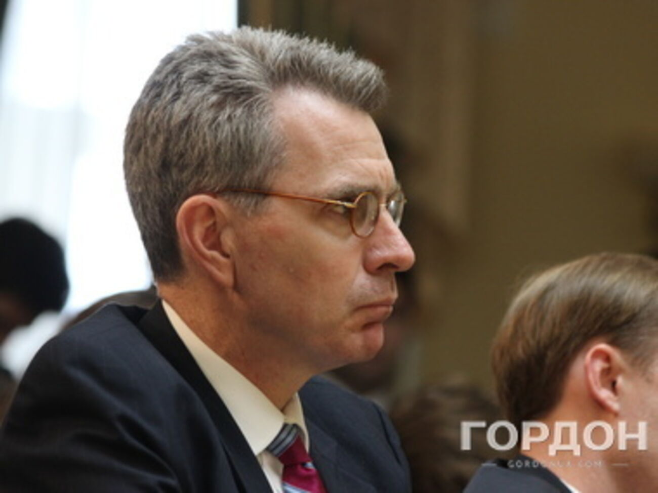 Джефри Пайетт призвал богатых украинцев помогать жителям Донбасса