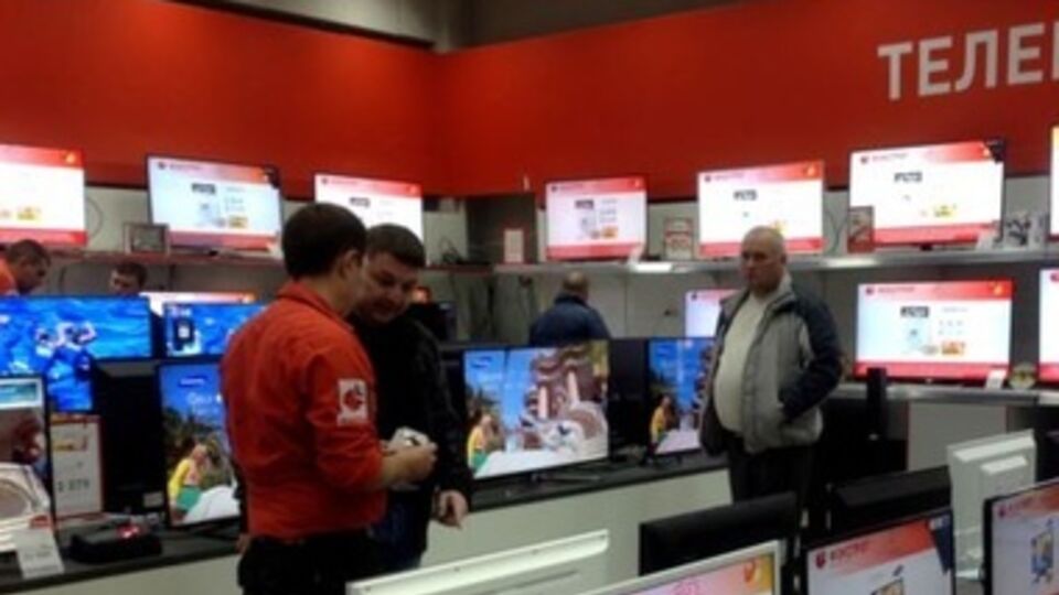 В крымских супермаркетах электроники советуют "брать сейчас --- завтра будут другие цены"