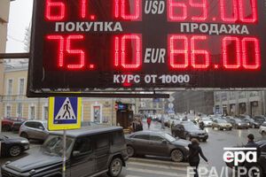 Автодилеры остановили продажи, чтобы увидеть, насколько упадет рубль